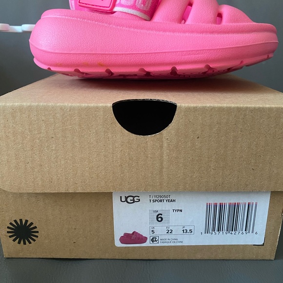 UGG -Child Sport Yeah T Sandal, - Picture 5 of 5